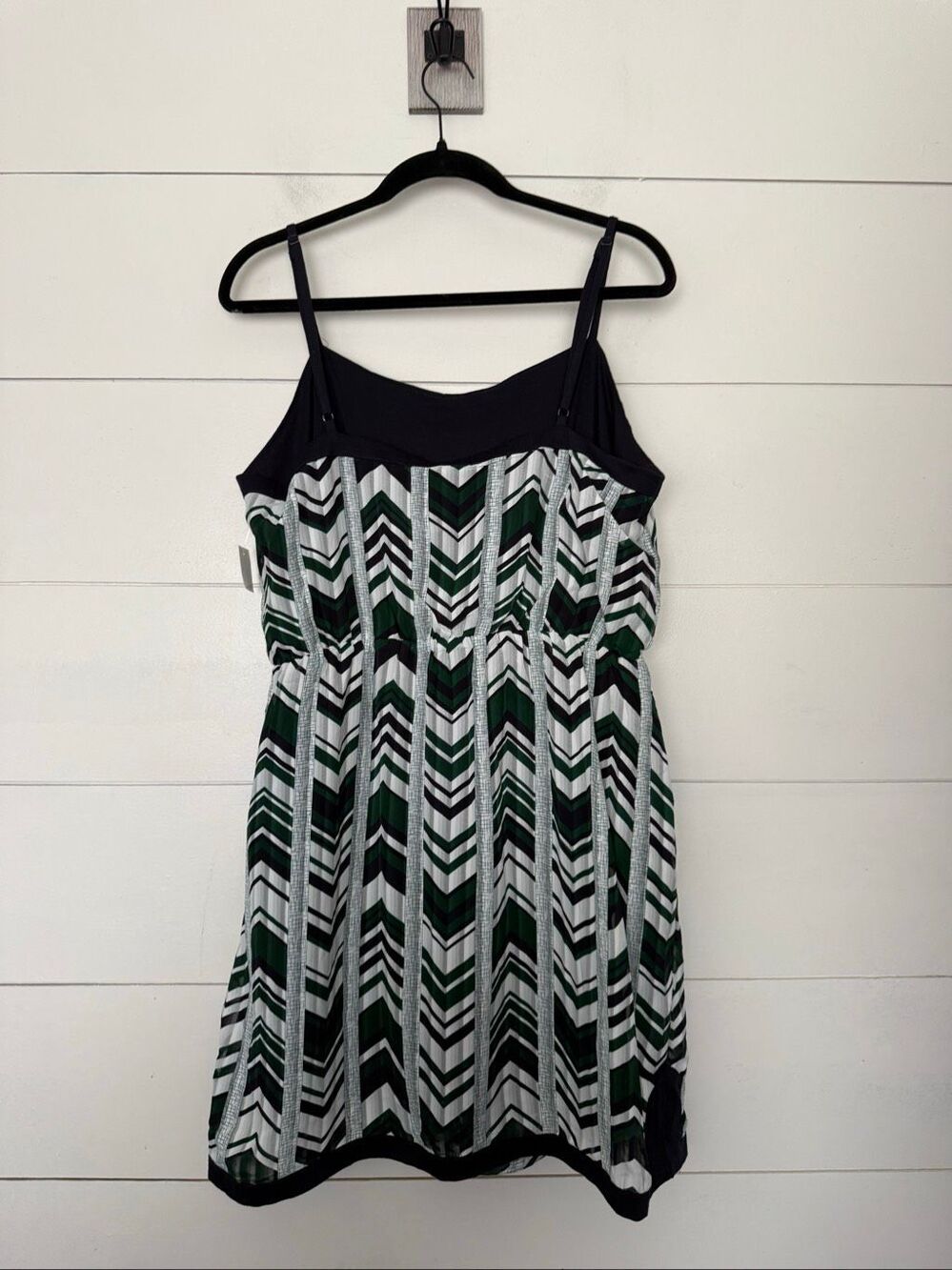 Grayson Women’s Large Spaghetti Strap Chevron Mini Dress New - Picture 4 of 5